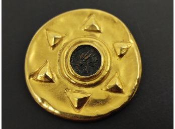 VINTGE DESIGNER SIGNED JADED GOLD TONE ANCIENT ROMAN COIN BROOCH / PIN