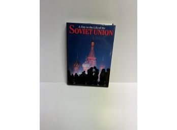 (book) Of The Day In The Life Soviet Union