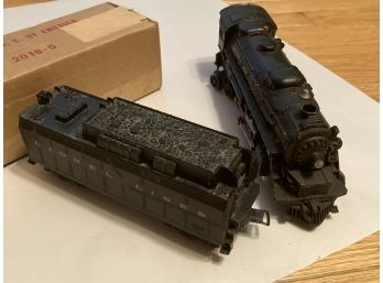 Vintage Circa 1950 LIONEL TRAINS O-gauge LOCOMOTIVE AND TENDER In Great Shape . . .locomotive Has The Box!!