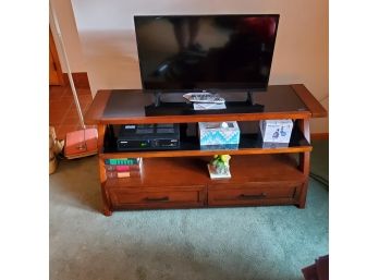 Modern Solid Wood & Tempered Glass Top TV / Entertainment Shelf Unit