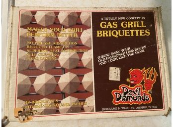 'Devil Diamonds' Gas Grill Ceramic Briquettes