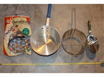 Pan / Strainer And Scoop