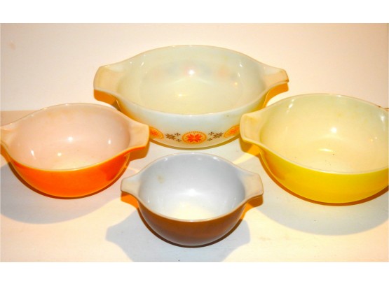 Lot Of Old Pyrex Bowls