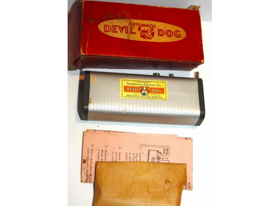 Vintage Automatic Devil Dog In Orig Box