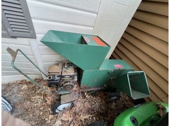 KEMP Wood Chipper With Briggs And Stratton Engine