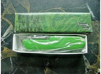 FROST CUTLERY KNIFE GREEN SWISS ARMY , NEW IN BOX