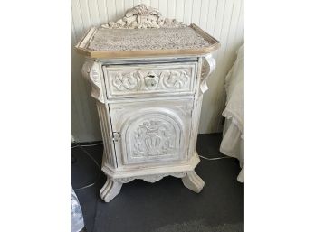 Early White Nightstand