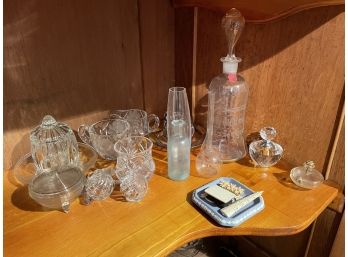 AN ETCHED 19TH CENTURY DECANTER AND OTHER GLASSWARE