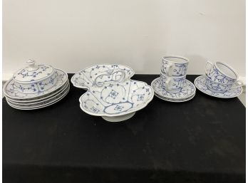 AN AS IS MEISSEN DISH AND 10 PIECES LATER BLUE ONION