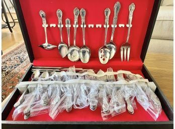 Lady Dauphine Stainless Steel Silverware With Case