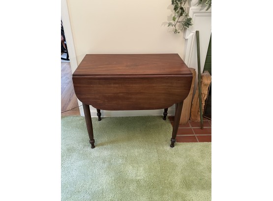 Drop Leaf Table With Scalloped Leaves