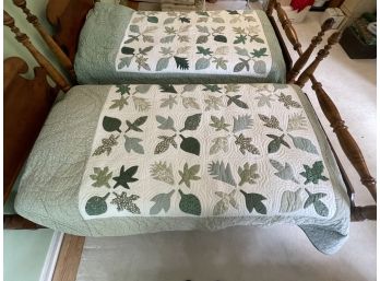 2 Sets Of Twin Bedding