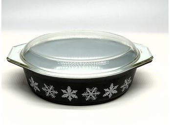Rare Pyrex Black Snowflake Casserole Dish 2 1/2 QT