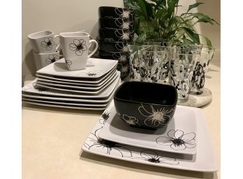 Black And White Floral Dinnerware Set