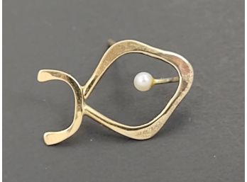 VINTAGE MID CENTURY MODERNIST 14K GOLD & PEARL FISH TIE TACK PIN POSSIBLY ED WEINER OR ED LEVIN