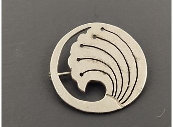 VINTAGE MID CENTURY SILVER TONE CUT OUT OCEAN WAVE BROOCH / PIN