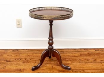 Georgian Mahogany Pedestal Table