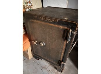 Large Cast Iron Safe With Combo- New Haven Ct
