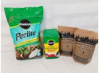 Potting Soil Organic And Miracle-Gro New