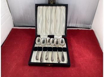 Vintage Set Of 6 Silver Plated Sugar Spoons In The Original Case Made In Sheffield England Good Condition