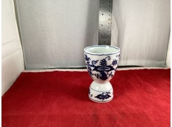 Vintage Blue Danube White Onion Egg Cup China Made In Japan Good Overall Condition
