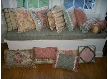 Fabulous HUGE Lot Of Decorative Pillows 14 TOTAL -  Wow !