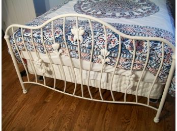 Full Size Iron Bed W/ NEW Sealy Matress & Boxspring - Linens Included
