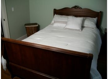 Beautiful Mahogany Trundle Bed