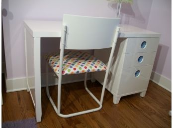 Littlemissmatched SKETCHoRAMA Girls Desk - 3 Drawers - Chair Included