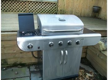 Commercial Series Char-Boil Grill With Burner & Gas Tank