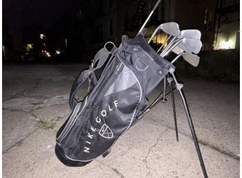 Nike Golf Bag 5 Weay Black With Ozzi Strap System And Full Set Of Golf Clubs