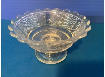Canton Early American Glass Swan With Mesh Footed Candy Dish