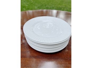 A Set Of 12 Wedgwood Dinner Plates - Nantucket Pattern
