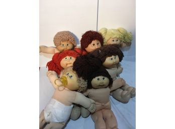 Vintage Group Of Cabbage Patch Dolls And Cloths