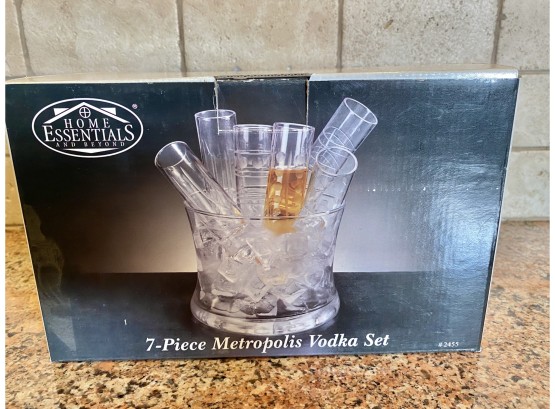7 Piece Metropolis Vodka Set - New In Box