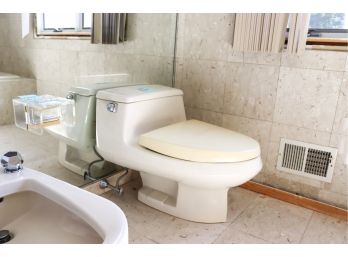 A White American Standard M83 1 Piece Toilet - Bath 4