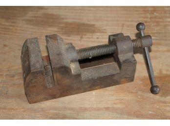 Small Vintage Table Top Hand Crank Vise