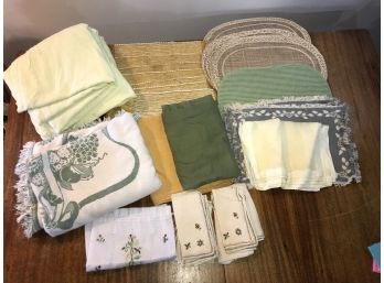 Placemats & Table Cover Lot