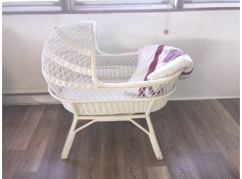 Wicker Bassinet With Quilt