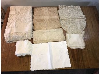 Nice Vintage Lace Table Covers & Doilies ~ Large Lot