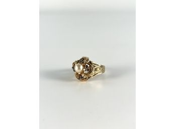 10K Gold Foliate Ring With Pearl And Sapphires - Sz 8