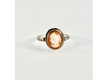 A Sweet Delicate Cameo Ring Sz 8 - Sterling Silver