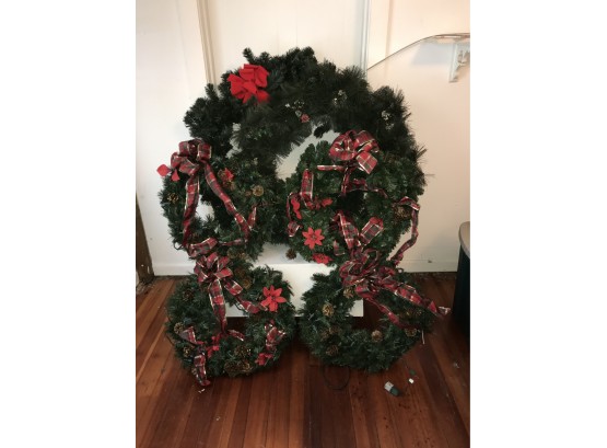 6 Christmas Wreaths ~ 4 Prelit ~