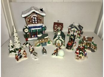 Lot #4 Christmas ~ Collectible Houses ~ Sugar Plum Shop & More