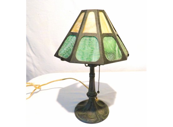 ANTIQUE ARTS CRAFT NOUVEAU SLAG GLASS TABLE LAMP (1 OF 2)