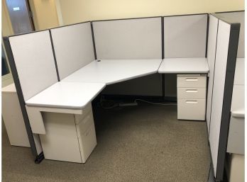 Cubicle With Corner Desk And Drawers #1