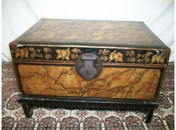 Antique/Vintage Chinese Lacquer Box With Stand