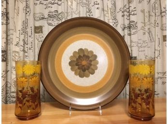 Vintage MCM Daisy Durastone Charger & 2 Amber Daisy Tumblers