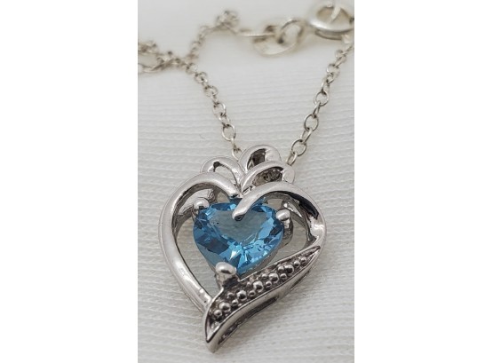 Incredible Vintage 18' Sterling Silver Italian Necklace With A Beautiful Blue Topaz Heart Pendant - 1.90 Grams