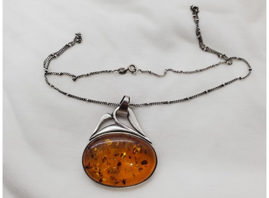 Stunning Vintage 18' Sterling Silver Italian Necklace With HUGE Baltic Amber 1 3/8' X 1' Stone - 17.75 Grams